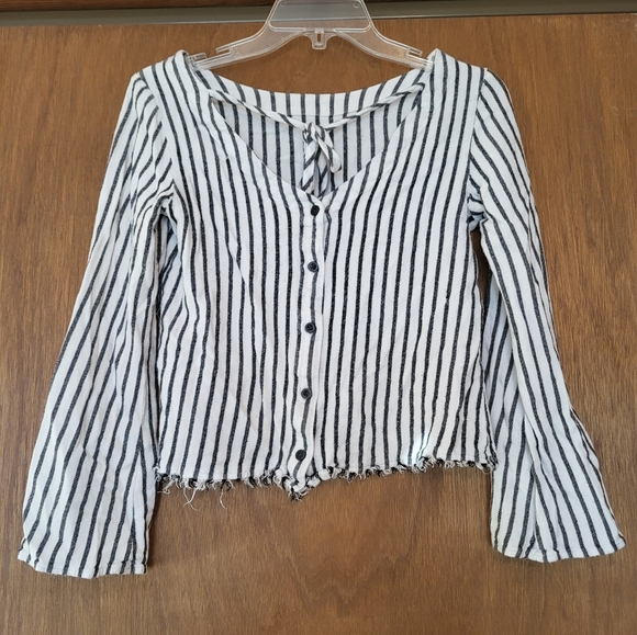 cloth & stone Tops - Cloth and Stone raw edge blouse Juniors XS